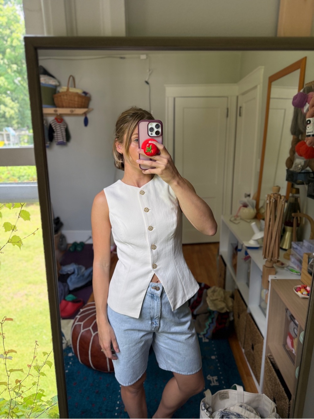 Artizia Wilfred White Button-Front Women's vest